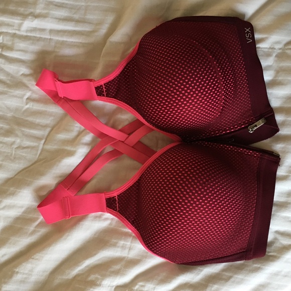 VSX woman’s Sports Bra - Picture 1 of 3